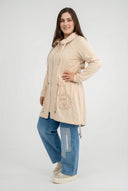 'Livia' Tussenjas – zacht, gedetailleerd & modern