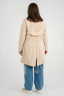 'Livia' Tussenjas – zacht, gedetailleerd & modern